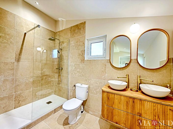 Image No.9-2 Bed House for sale