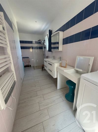 Image No.10-3 Bed House for sale