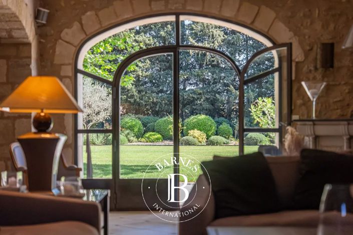 Image No.7-5 Bed House for sale