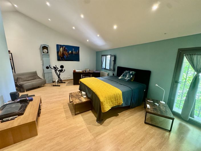 Image No.15-5 Bed House for sale