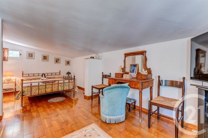 Image No.11-3 Bed House for sale