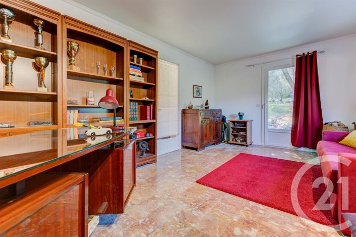 Image No.14-3 Bed House for sale