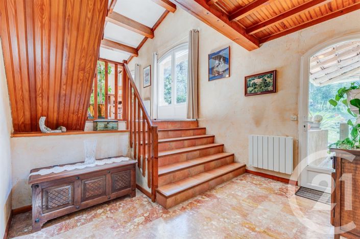 Image No.8-3 Bed House for sale