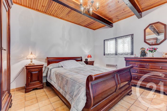 Image No.9-3 Bed House for sale