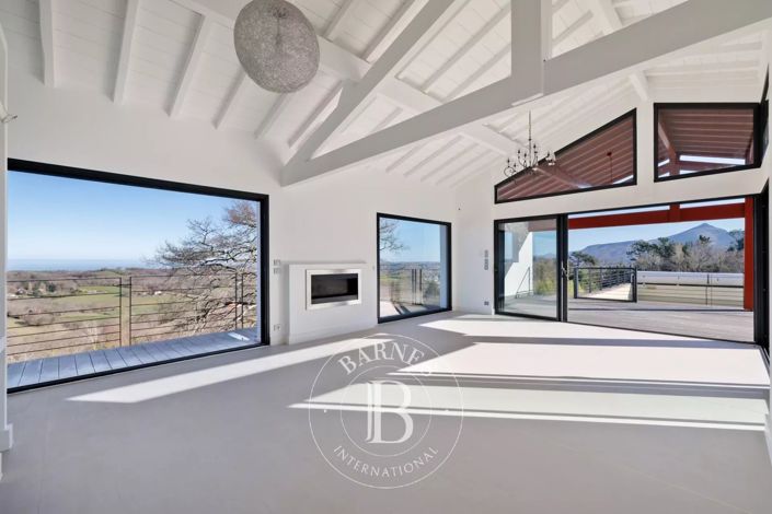 Image No.13-6 Bed House for sale