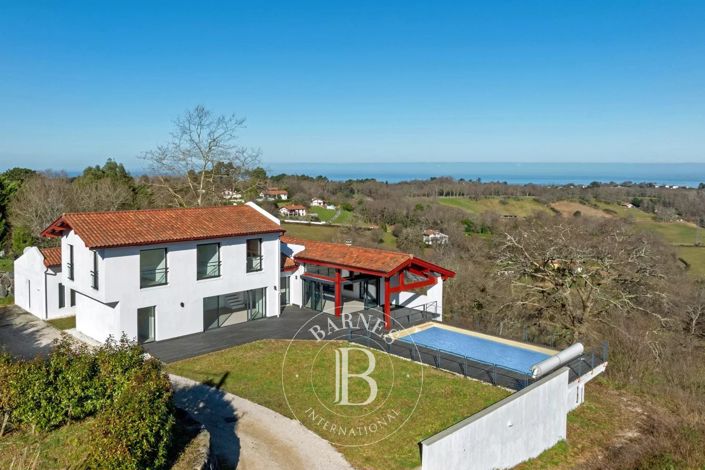 Image No.5-6 Bed House for sale