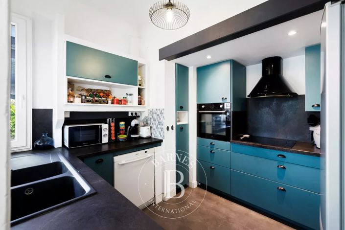 Image No.6-3 Bed House for sale