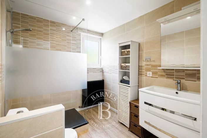 Image No.9-3 Bed House for sale