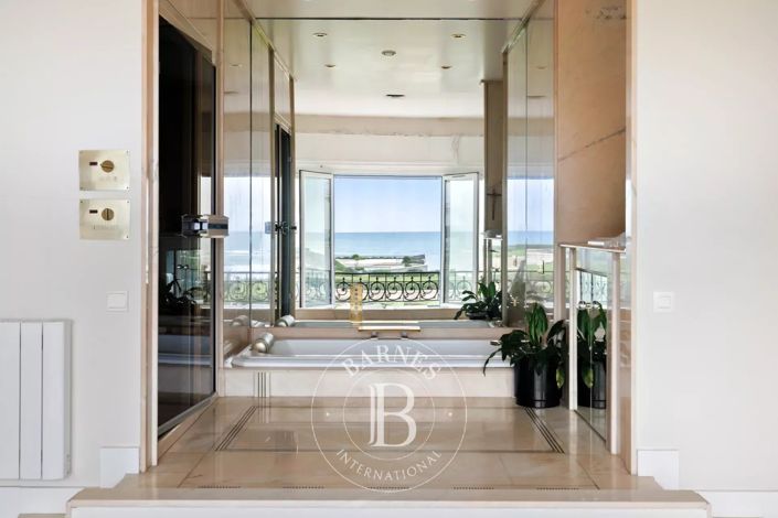 Image No.9-3 Bed Apartment for sale