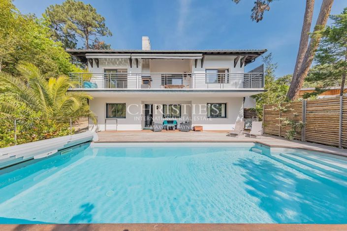 Image No.6-5 Bed House for sale