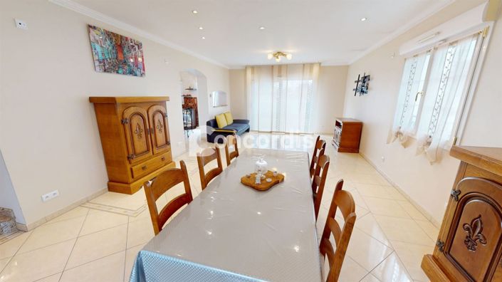Image No.3-4 Bed Property for sale