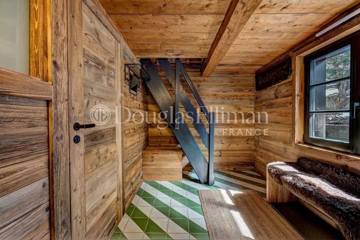 Image No.11-3 Bed House for sale
