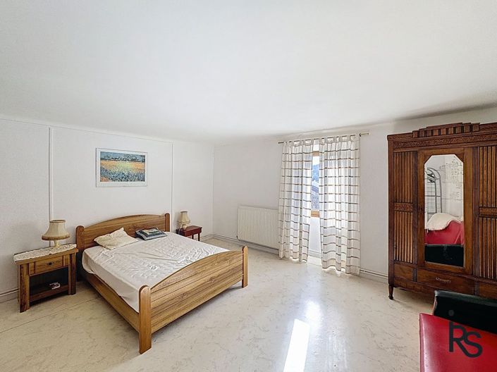 Image No.14-4 Bed House for sale
