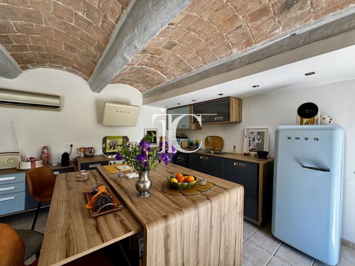Image No.11-3 Bed House for sale