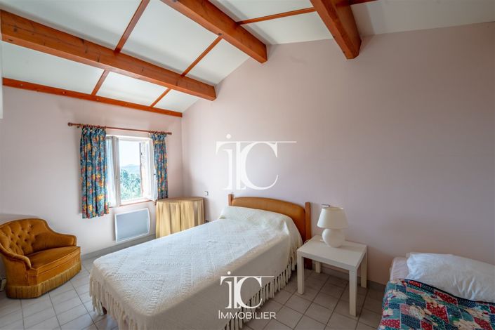 Image No.10-4 Bed House for sale