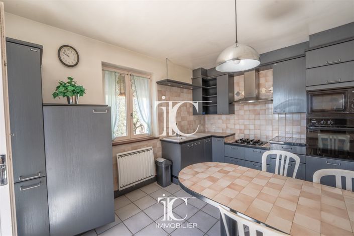Image No.8-4 Bed House for sale