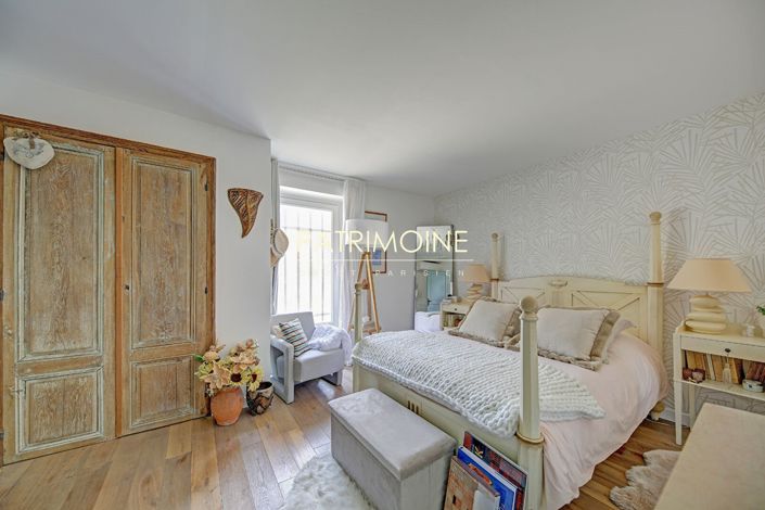 Image No.13-4 Bed Property for sale