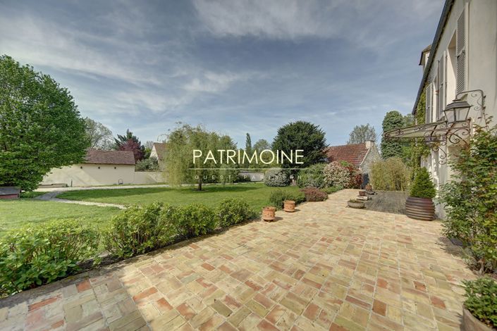 Image No.4-4 Bed Property for sale