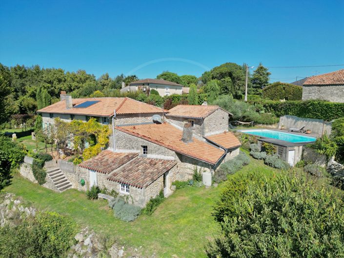 Image No.18-5 Bed House for sale