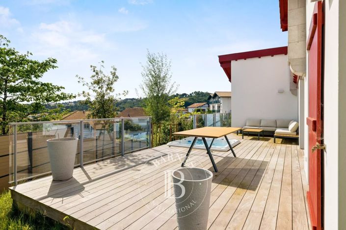 Image No.3-4 Bed House for sale