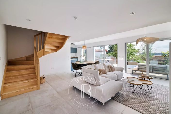 Image No.5-4 Bed House for sale