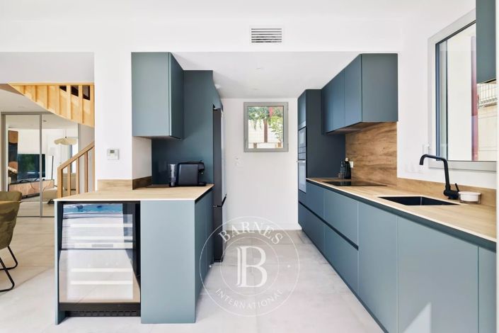 Image No.9-4 Bed House for sale