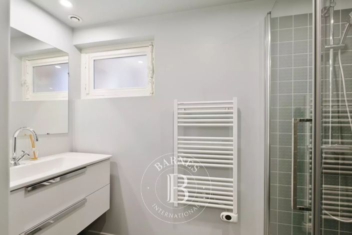 Image No.12-3 Bed Apartment for sale