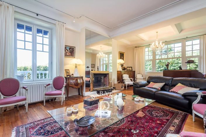 Image No.9-3 Bed Apartment for sale