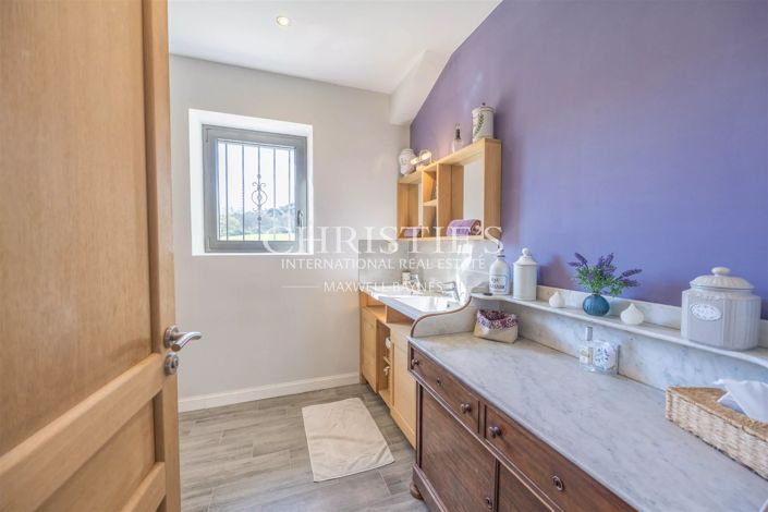 Image No.12-4 Bed House for sale