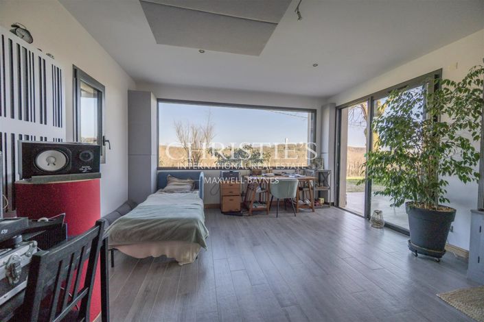 Image No.18-4 Bed House for sale