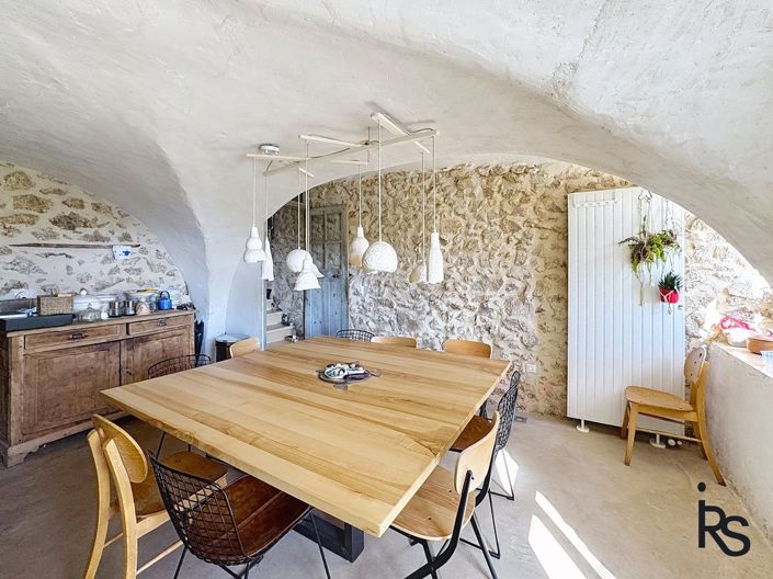Image No.6-6 Bed House for sale