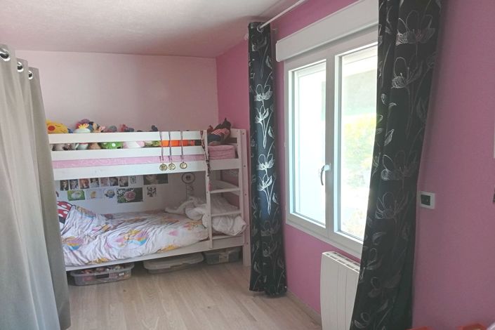 Image No.20-7 Bed House for sale