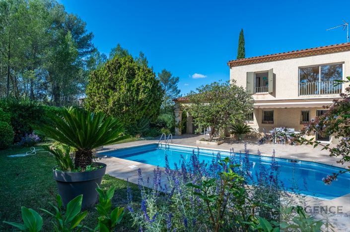Image No.2-5 Bed Property for sale