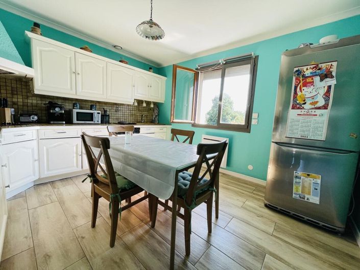 Image No.6-5 Bed House for sale
