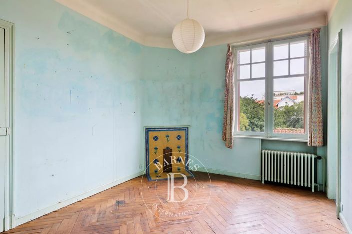 Image No.15-7 Bed House for sale