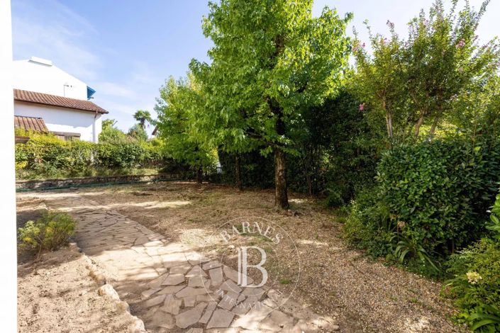 Image No.18-7 Bed House for sale