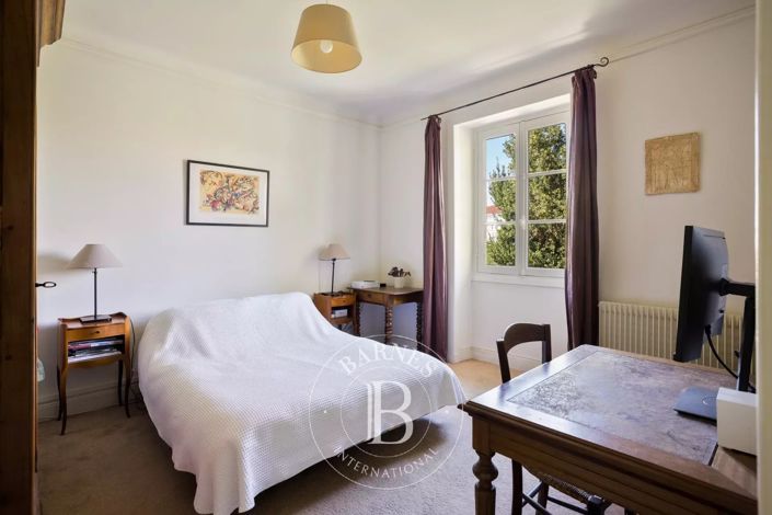 Image No.11-3 Bed House for sale