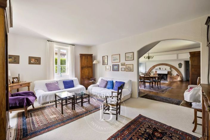 Image No.6-3 Bed House for sale