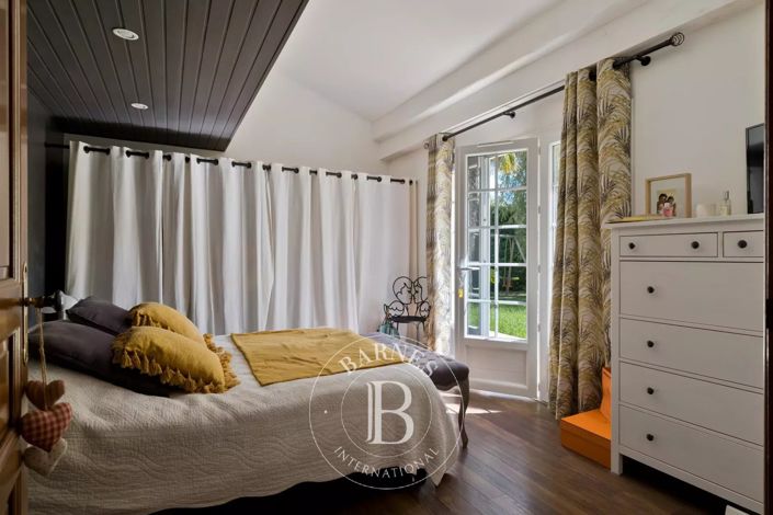 Image No.10-4 Bed House for sale