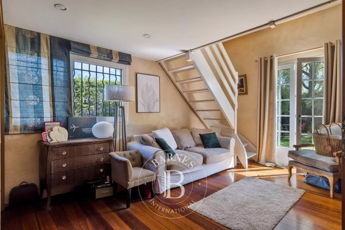 Image No.11-4 Bed House for sale