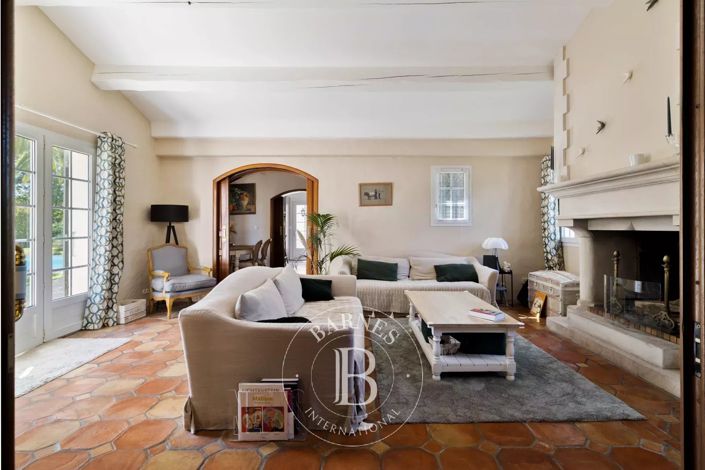 Image No.3-4 Bed House for sale