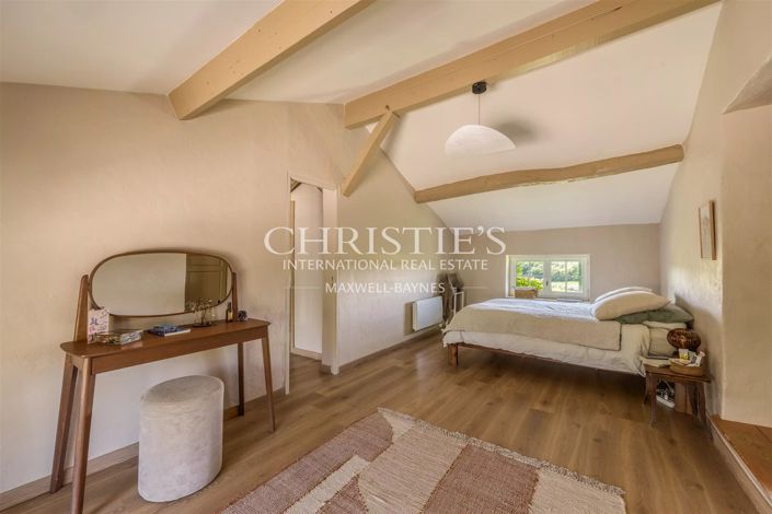 Image No.12-5 Bed House for sale