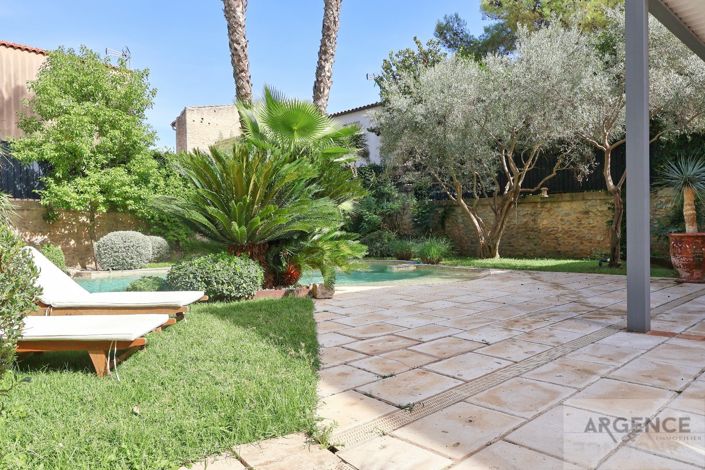 Image No.3-5 Bed Property for sale
