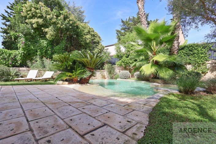 Image No.6-5 Bed Property for sale
