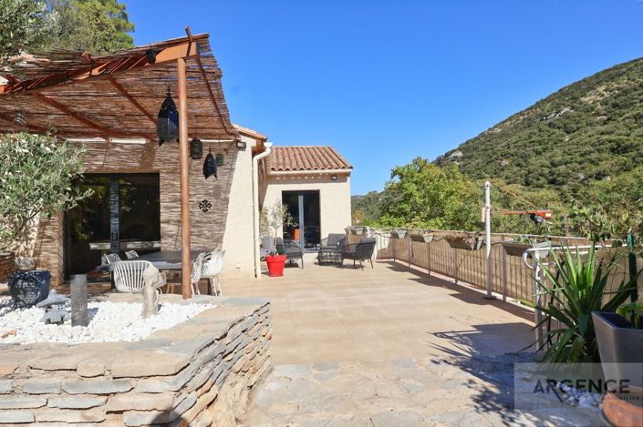 Image No.3-Maison de 6 chambres à vendre à Saint-Guilhem-le-Désert