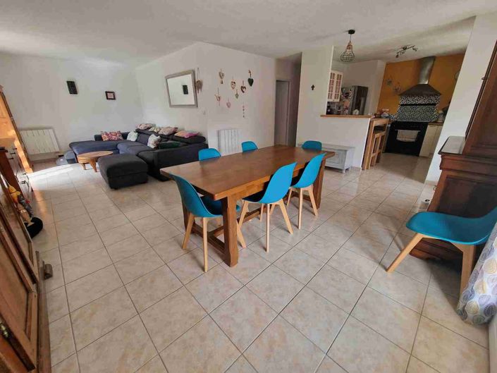 Image No.10-4 Bed House for sale