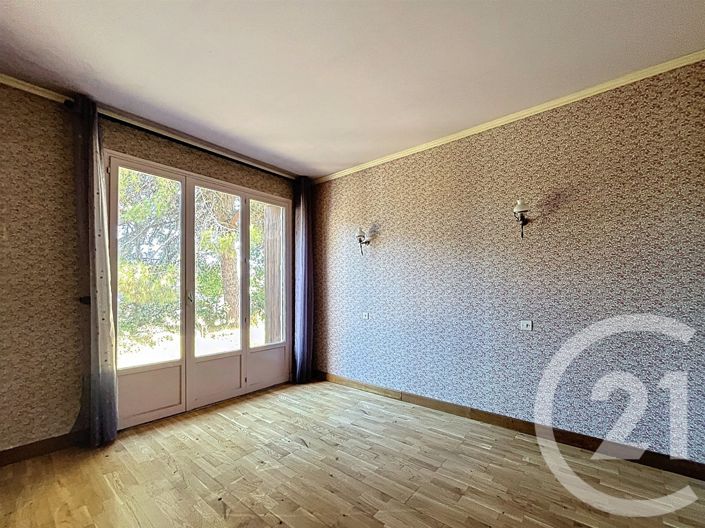 Image No.13-3 Bed House for sale