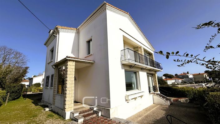 Image No.2-5 Bed House for sale