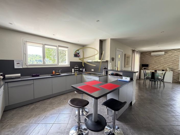 Image No.3-4 Bed House for sale
