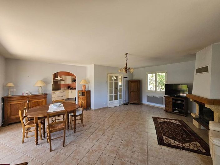 Image No.8-4 Bed House for sale